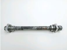 Axe de roue arriere
