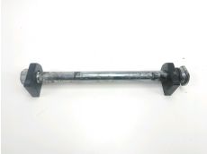 Axe de roue arriere
