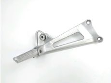 Platine et repose pieds arriere droit