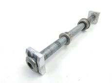Axe de roue arriere