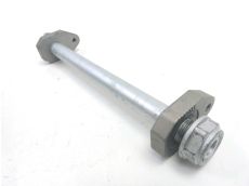 Axe de roue arriere