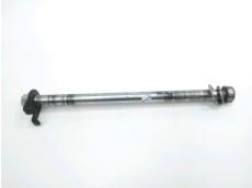 Axe de roue arriere