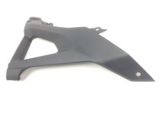 Cache lateral gauche