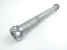 Axe de roue arriere