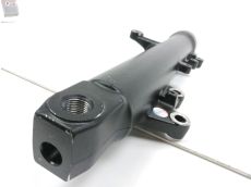 Tube de fourche gauche