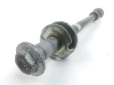 Axe de roue arriere