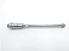 Axe de roue arriere