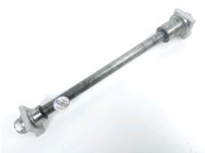 Axe de roue arriere