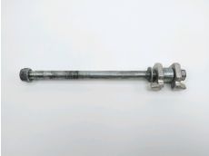 Axe de roue arriere