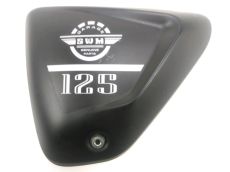 Cache lateral gauche