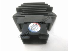 Regulateur de tension