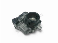 Corps d'injection gauche