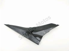 Cache lateral droit