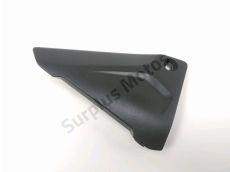 Cache lateral gauche