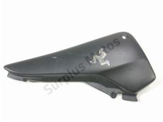 Cache lateral gauche