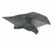 Cache lateral gauche