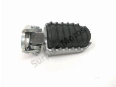 Repose pieds avant droit