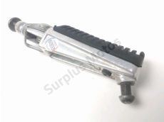 Repose pieds avant gauche