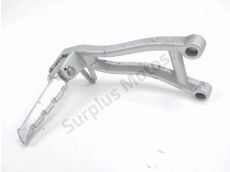 Platine et repose pieds arriere gauche