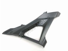 Cache lateral gauche