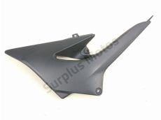 Cache lateral gauche