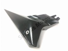 Cache lateral gauche