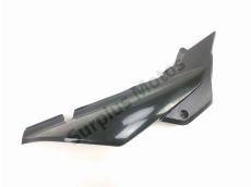Cache lateral droit