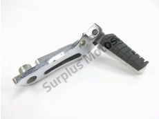 Platine et repose pieds arriere gauche