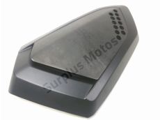 Cache lateral gauche