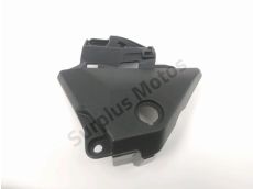 Cache lateral gauche