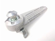 Repose pieds arriere droit