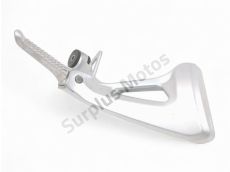 Repose pieds arriere droit