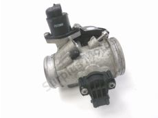 Corps d'injection gauche