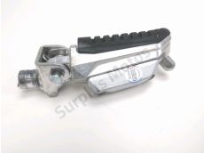 Repose pieds avant droit