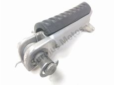 Repose pieds avant droit