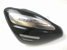 Cache lateral gauche