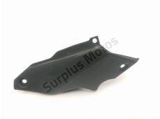 Cache lateral gauche