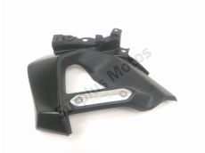 Cache lateral gauche