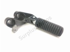 Platine et repose pieds arriere droit