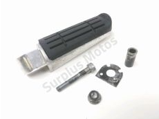 Repose pieds arriere droit