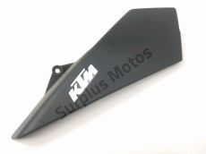 Cache lateral gauche