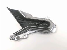 Cache lateral gauche