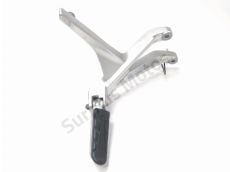 Platine et repose pieds arriere droit