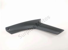 Cache lateral gauche