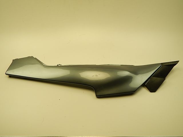 Carenage arriere droit occasion YAMAHA FZ 700 GENESIS 1986