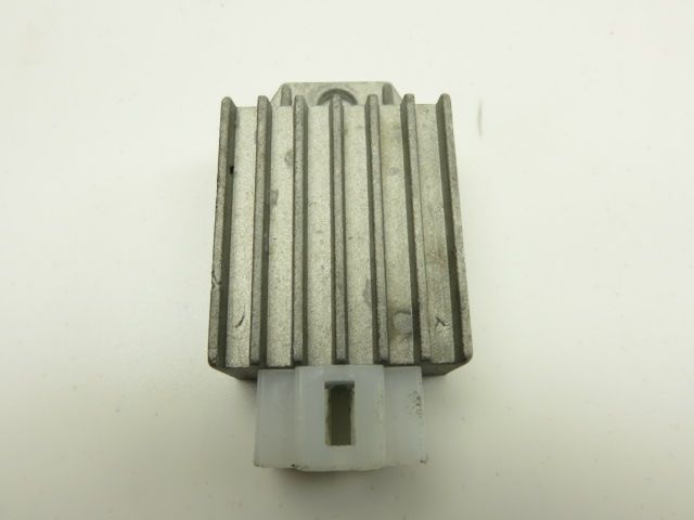 Regulateur de tension occasion HONDA SJ 50 BALI 1993