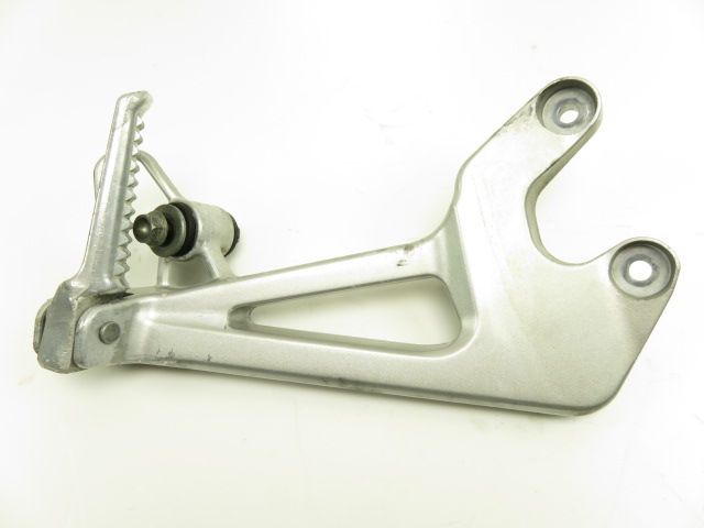 Platine et repose pieds arriere droit occasion HONDA VFR 800 1998