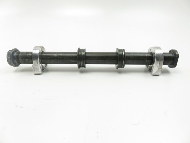 Axe de roue arriere occasion APRILIA FALCO 2007