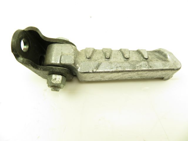 Repose pieds arriere droit occasion PEUGEOT LUDIX 2009