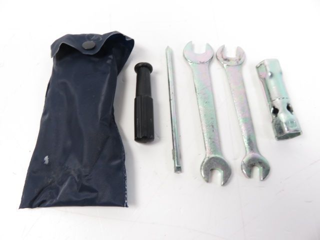 Trousse outil occasion HONDA LEAD 110 2008